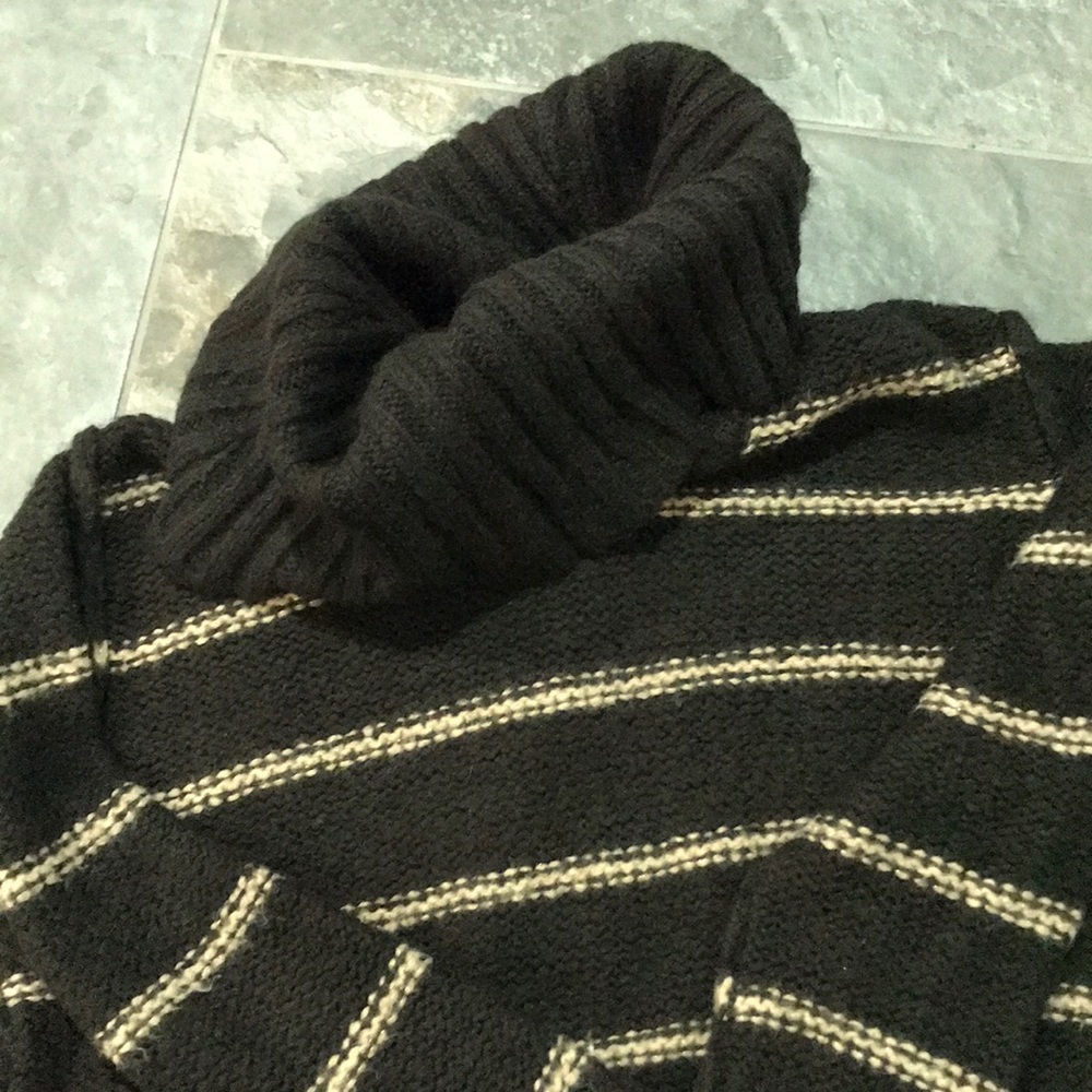Urban outfitters oversized turtleneck sweater